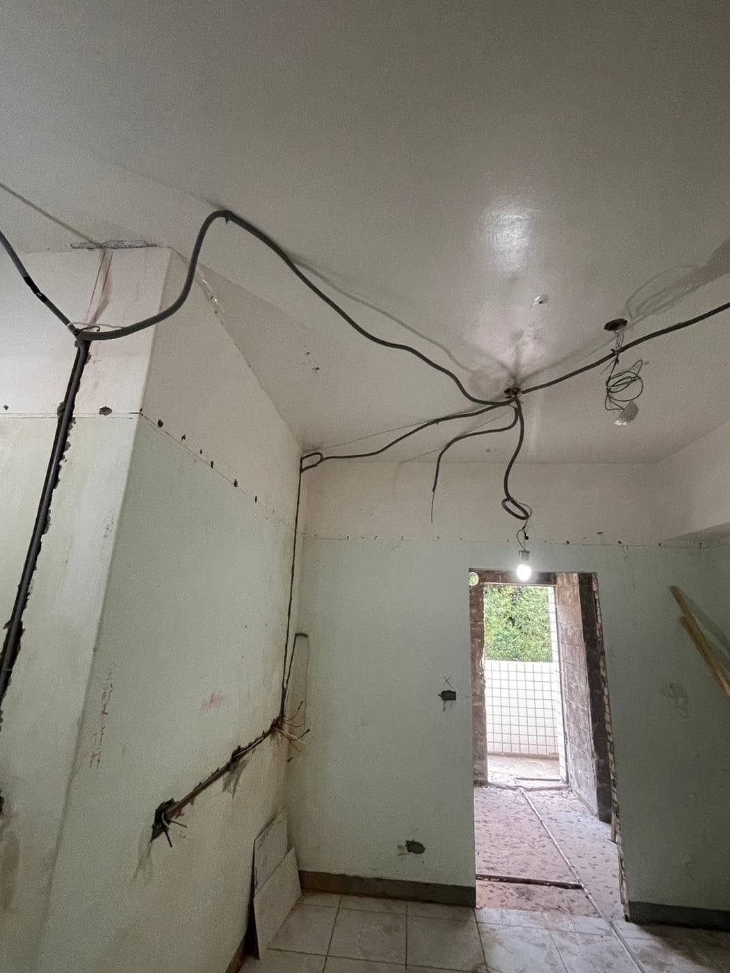 全室重新拉線配電