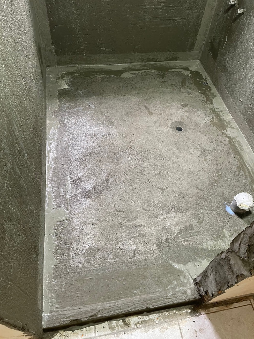 浴室防水層,試水後才貼磚