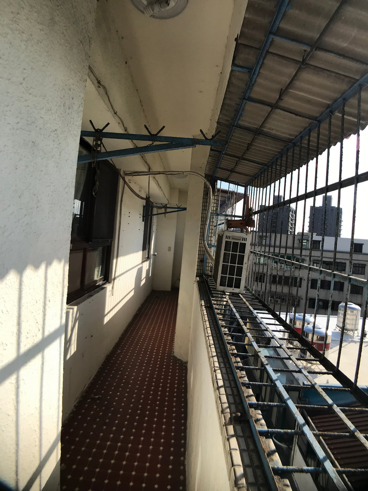 陽台鐵窗